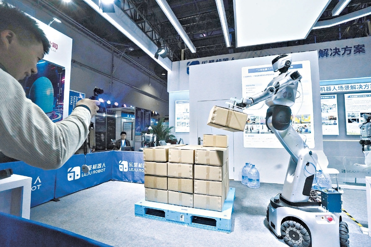 首钢园为游客营造身临其境的未来科幻场景体验。