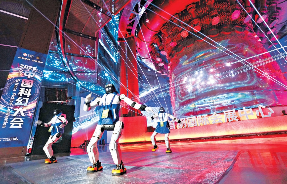 首钢园为游客营造身临其境的未来科幻场景体验。