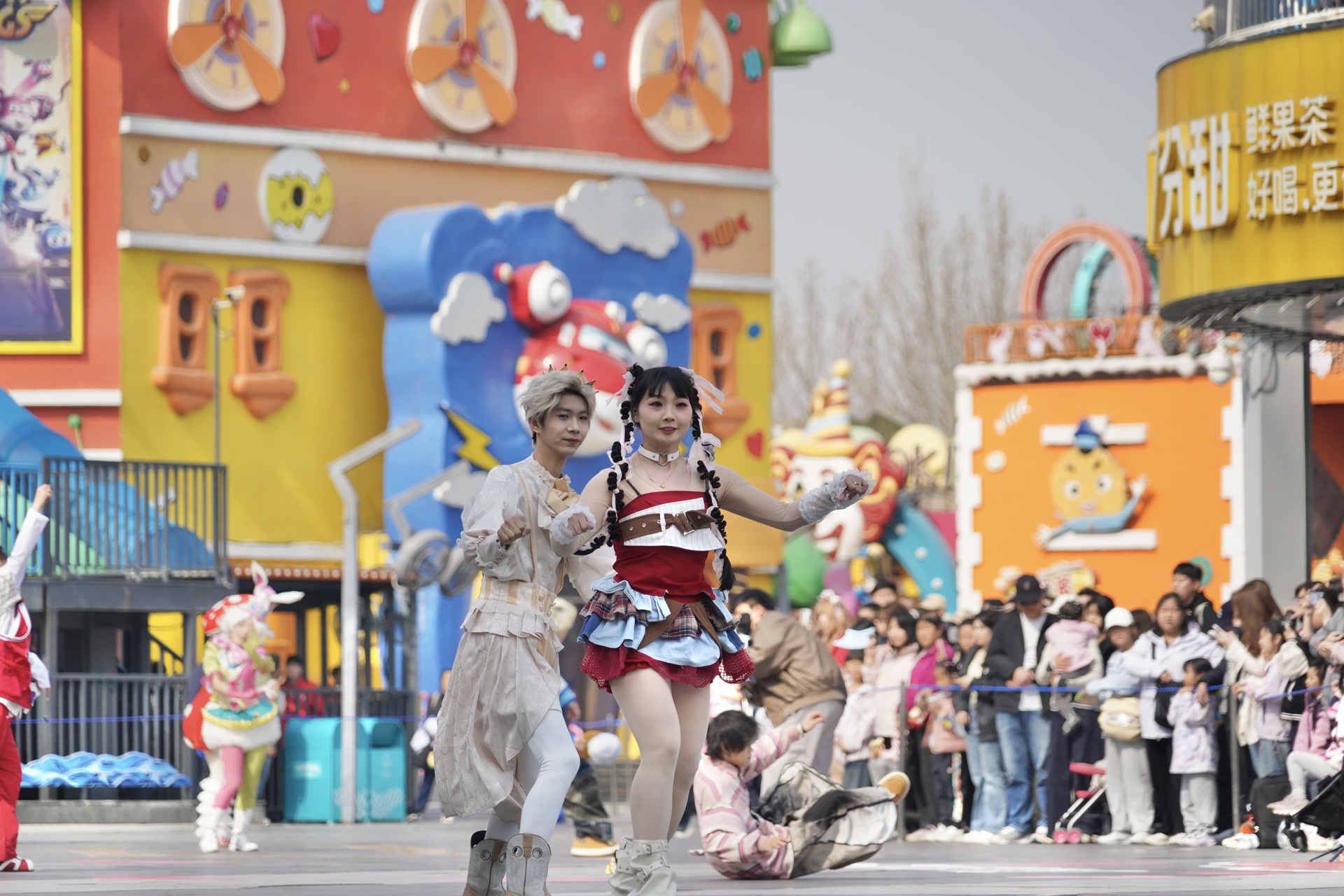 北京欢乐谷国潮文化节启幕，持续86天