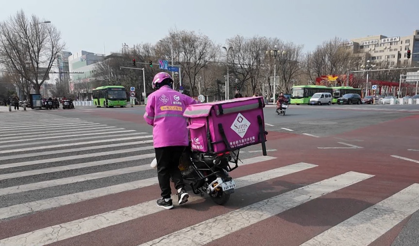 5月1日起，骑电动自行车不戴头盔要挨罚了！密云交警提前“划重点”
