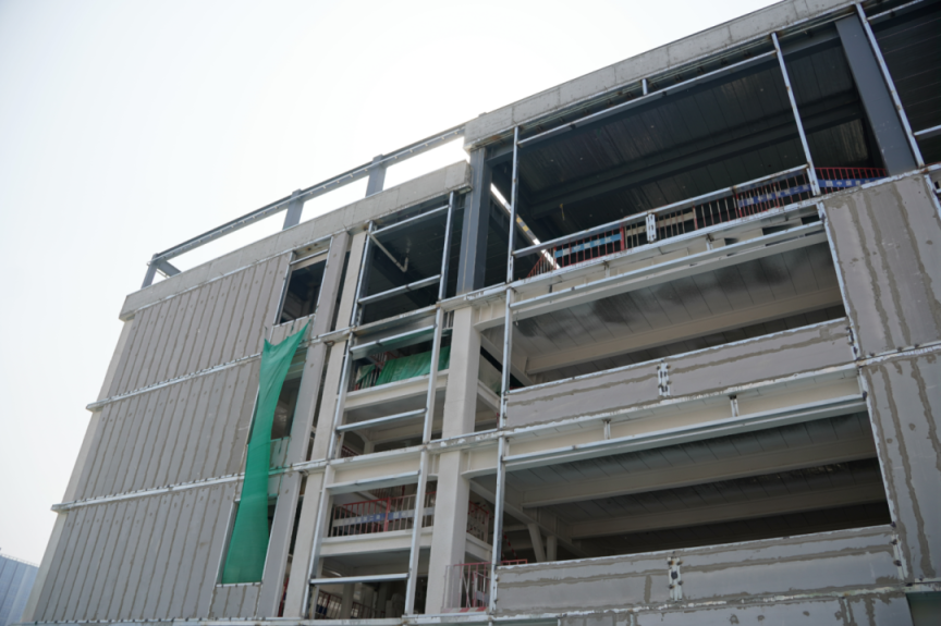 珠江小学项目主体结构完工。