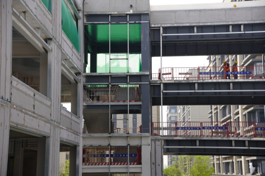 珠江小学项目主体结构完工。