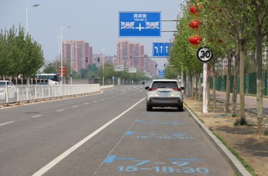 通州台湖：新划定164个临时停车位，缓解校园周边停车难