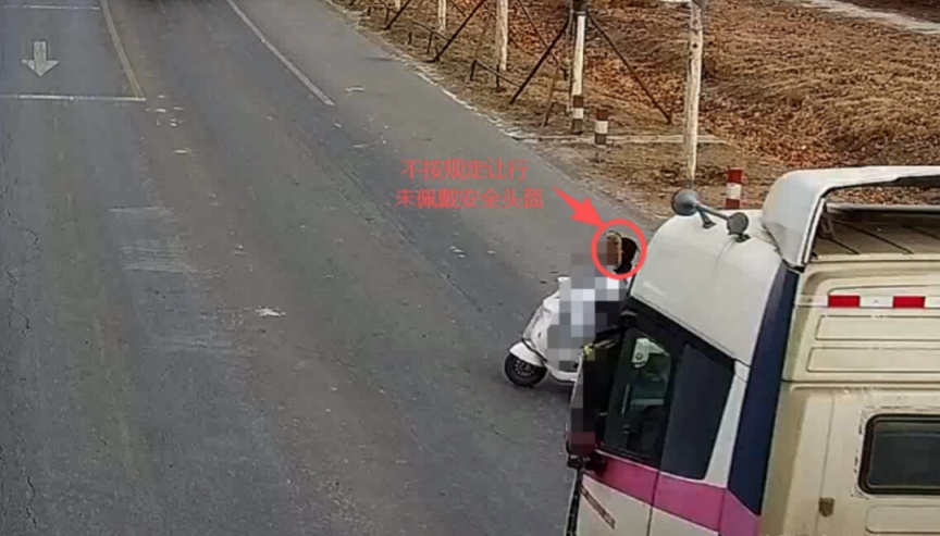 交警提示：佩戴头盔可有效降低交通事故中严重脑损伤风险