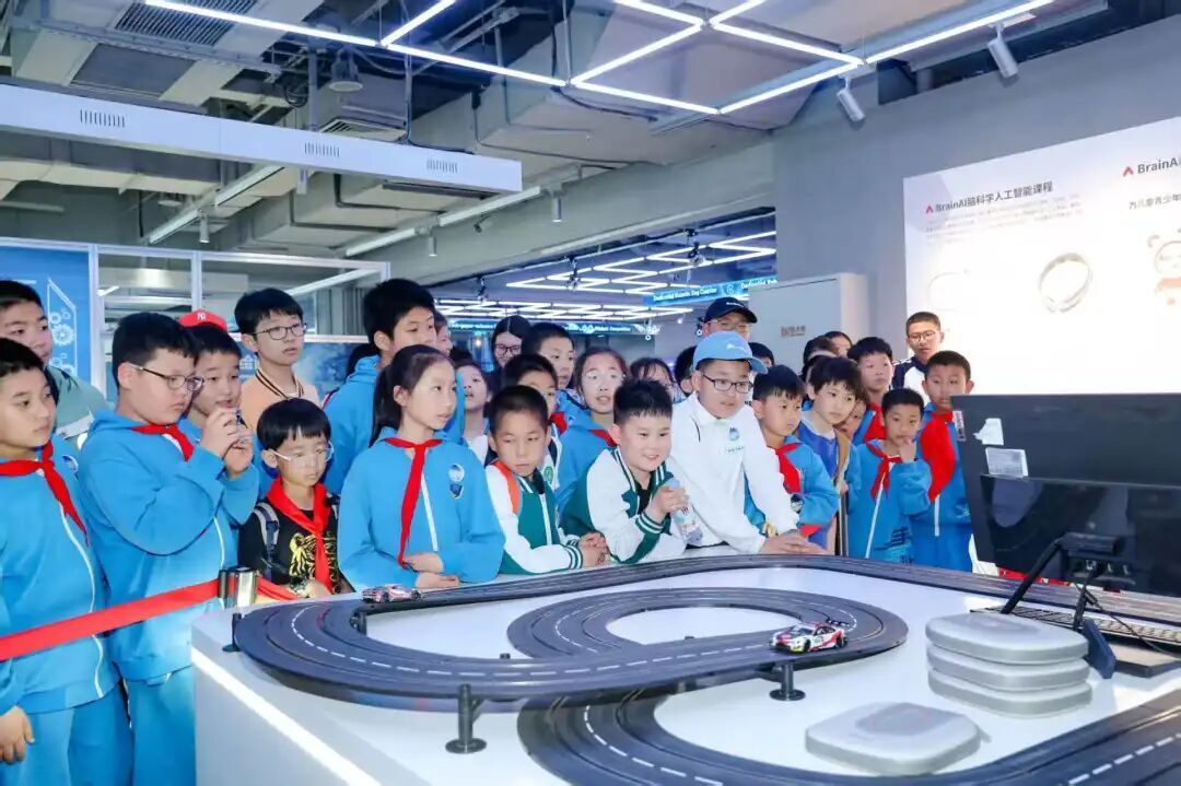 京雄中小学生 共赴科技探索之旅