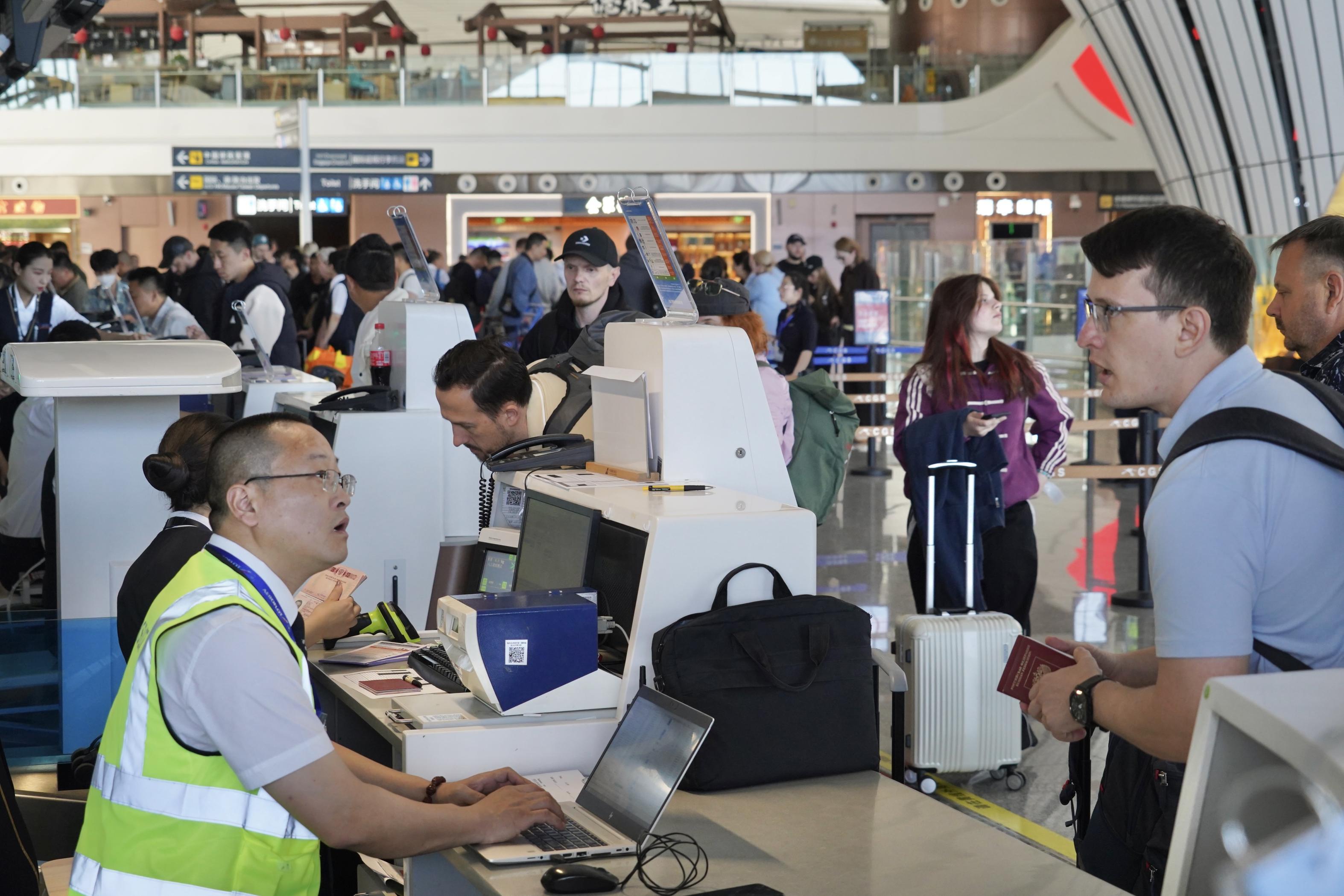 5249架次航班、85.76万人次！大兴机场“五一”假期出行数据出炉