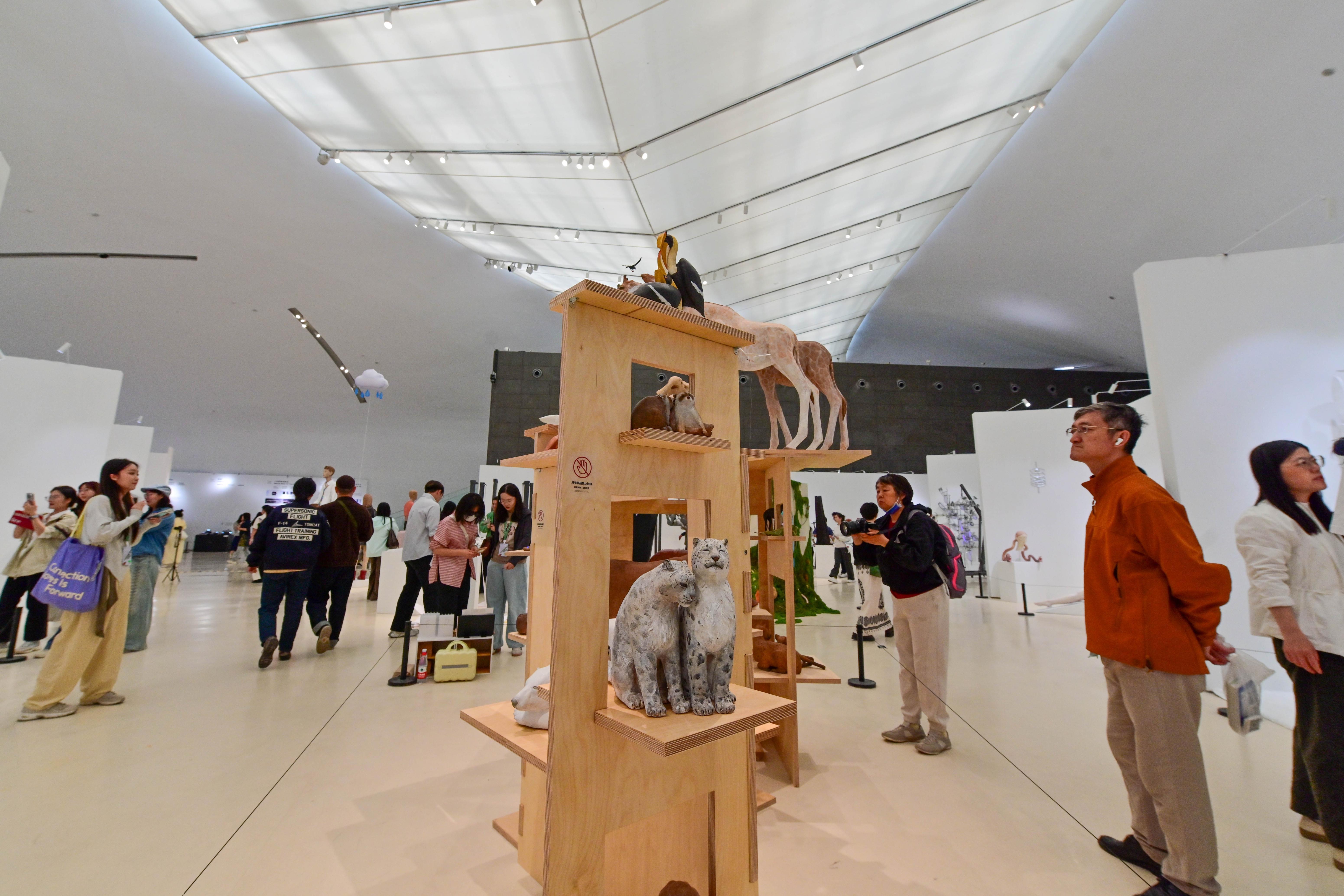 央美毕业展开幕，千余作品打造“焕彩共生”多元体验