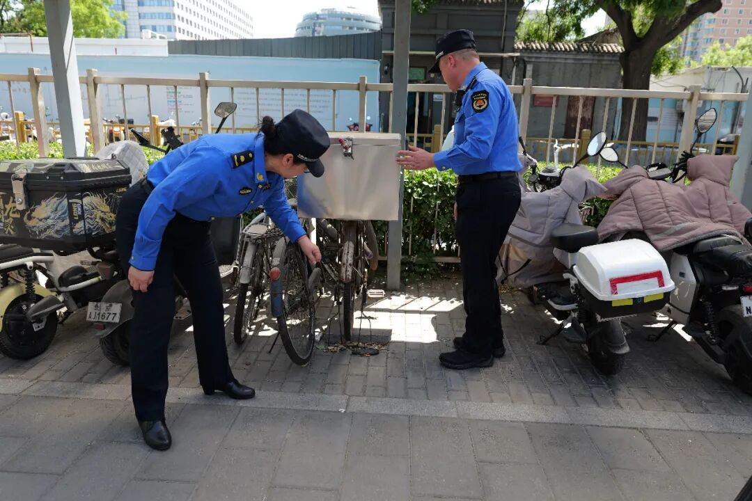 北京非机动车停放秩序治理再提速，累计新增停车位超13万个
