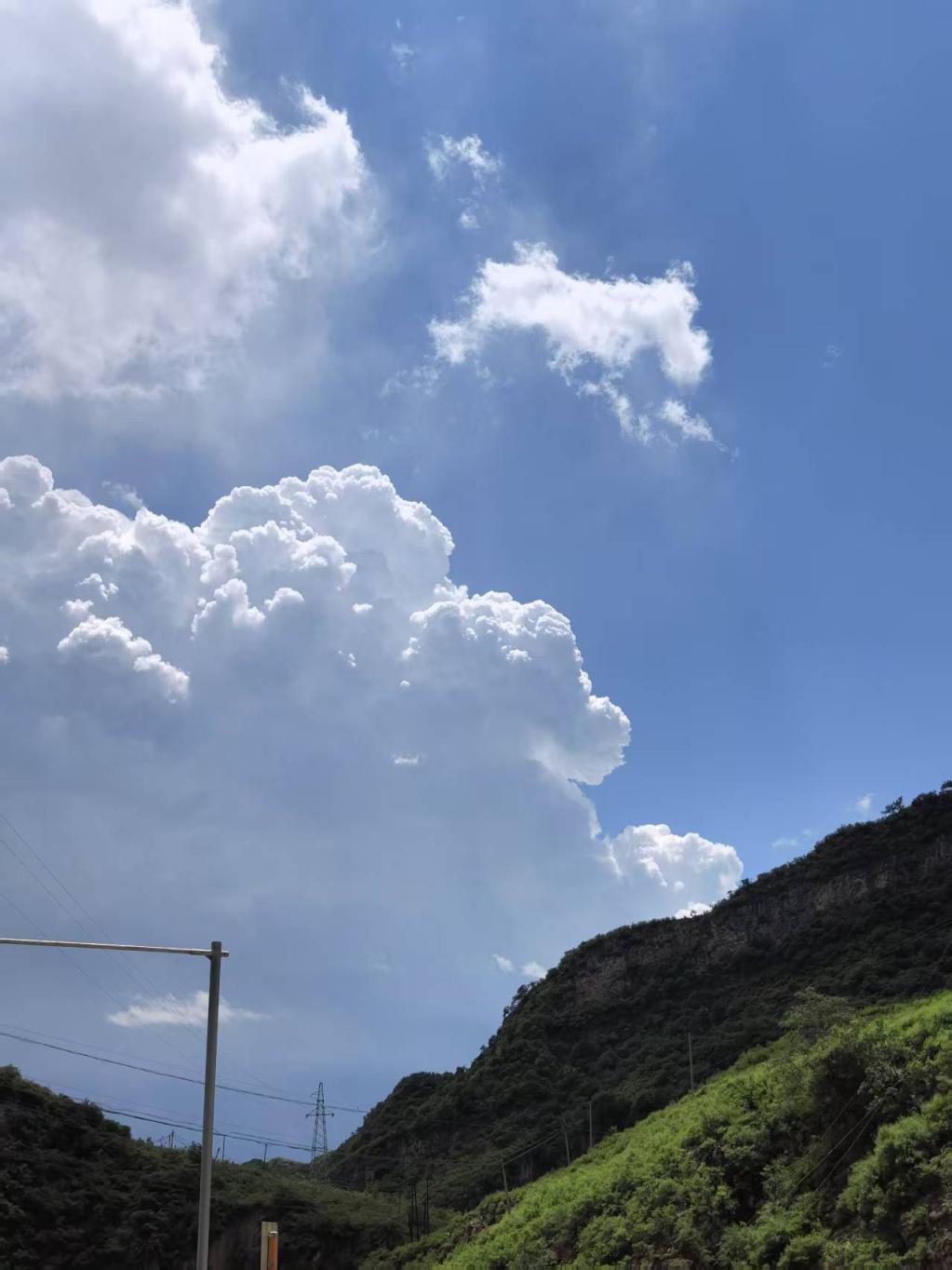 强对流来去匆匆！北京房山冰雹过后蓝天白云上线