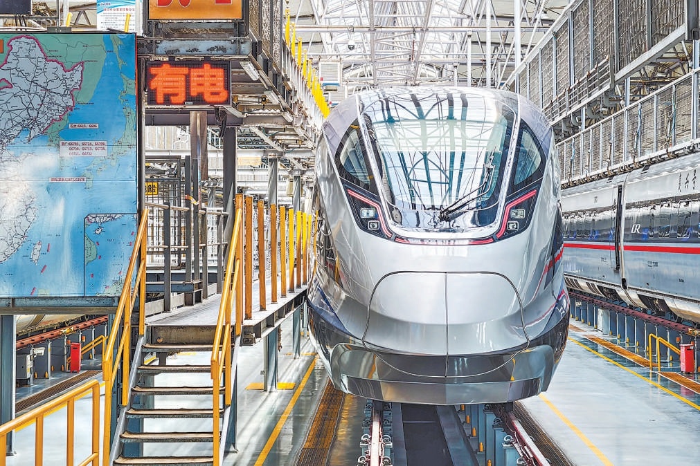新一代CRH6F智能城际动车组将投入市郊铁路城市副中心线运行。