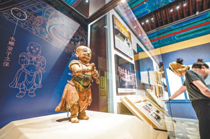 庆祝北京中轴线申遗成功两周年,北京古代建筑博物馆推出“藻饰华章——中国古代藻井艺术展”。 庆祝北京中轴线申遗成功两周年,北京古代建筑博物馆推出“藻饰华章——中国古代藻井艺术展”。