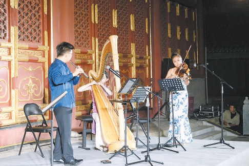 8月29日晚,“从元大都到罗马”主题音乐会在白塔寺上演。 8月29日晚,“从元大都到罗马”主题音乐会在白塔寺上演。