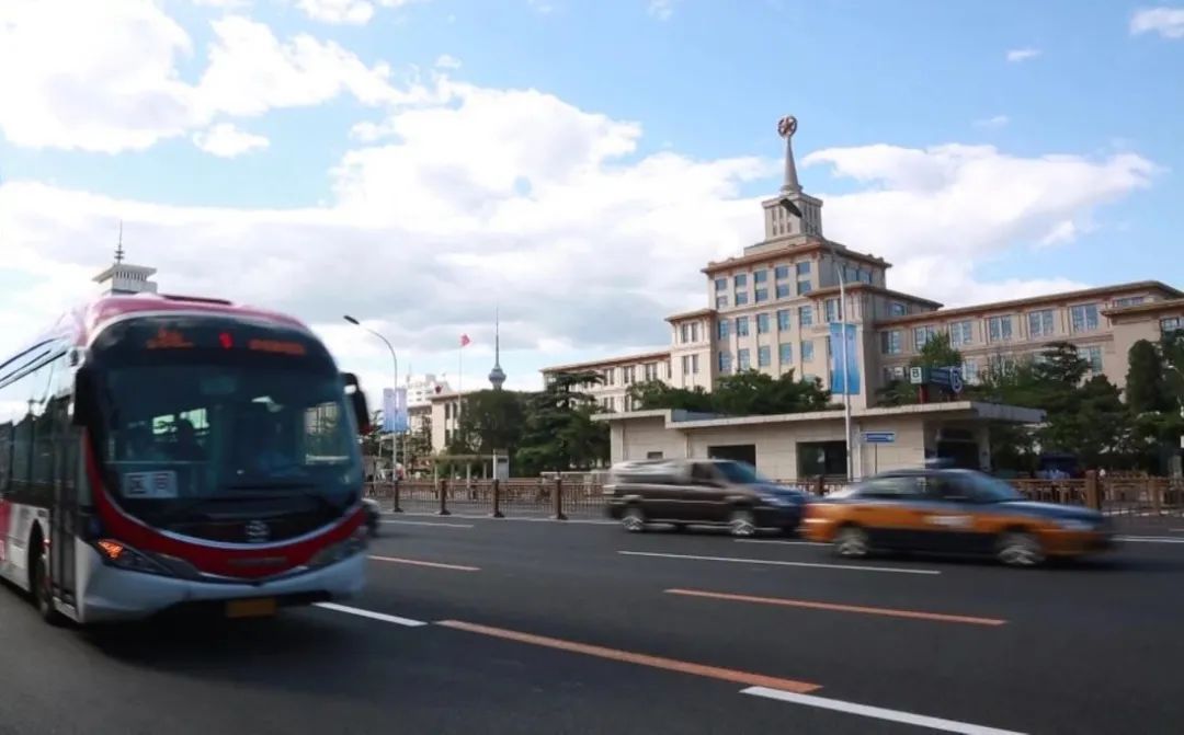 超九成受访者赞成北京公交“大一路”西延，建议另增设两站