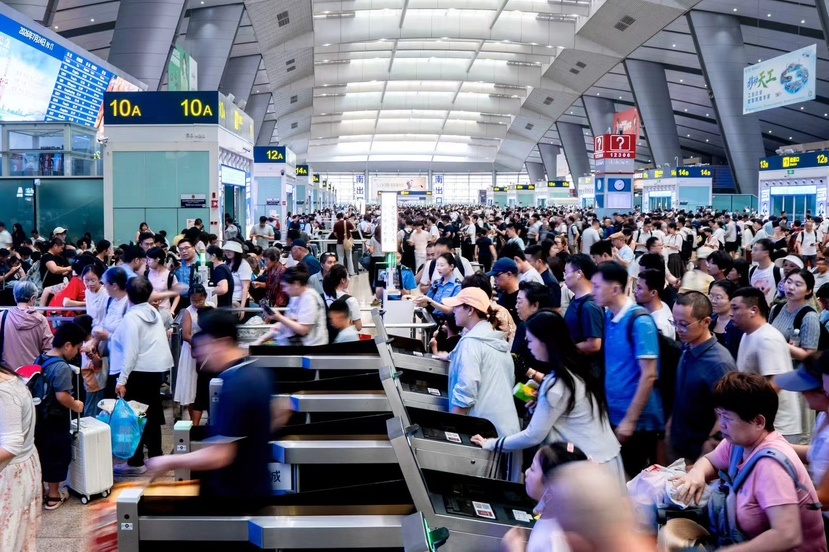 铁路暑运期间,北京地区日均发送旅客60.3万人次 铁路暑运期间,北京地区日均发送旅客60.3万人次
