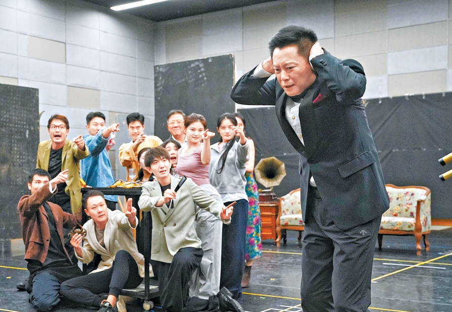 《一江春水向东流》舞台迎重生 《一江春水向东流》舞台迎重生