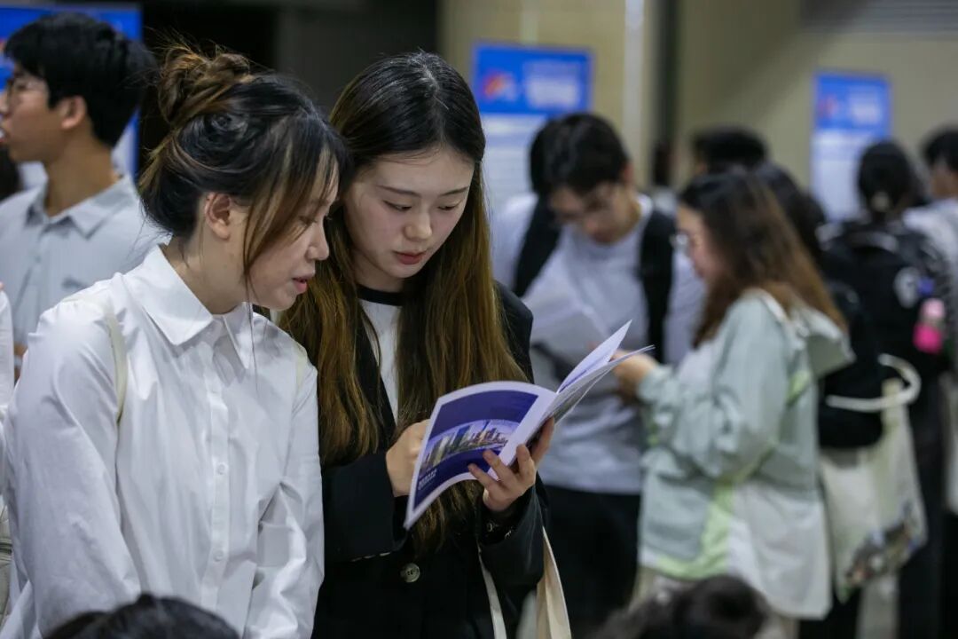 百企千岗点亮青春选择！“西纳英才 融创未来”2027年高校人才招录招聘系列活动启动