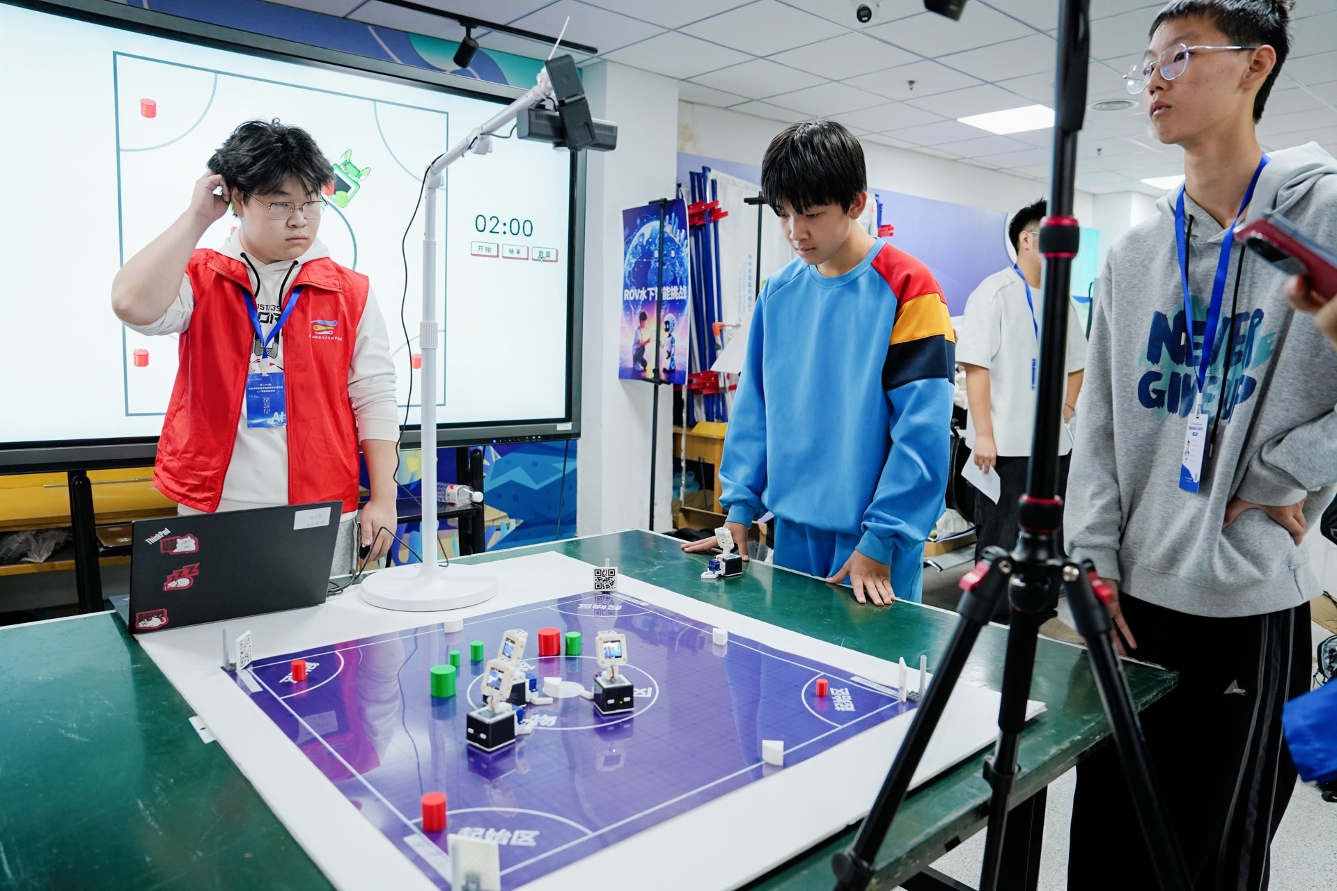 碰撞数字火花!北京中小学生人工智能创新成果大比拼 碰撞数字火花!北京中小学生人工智能创新成果大比拼