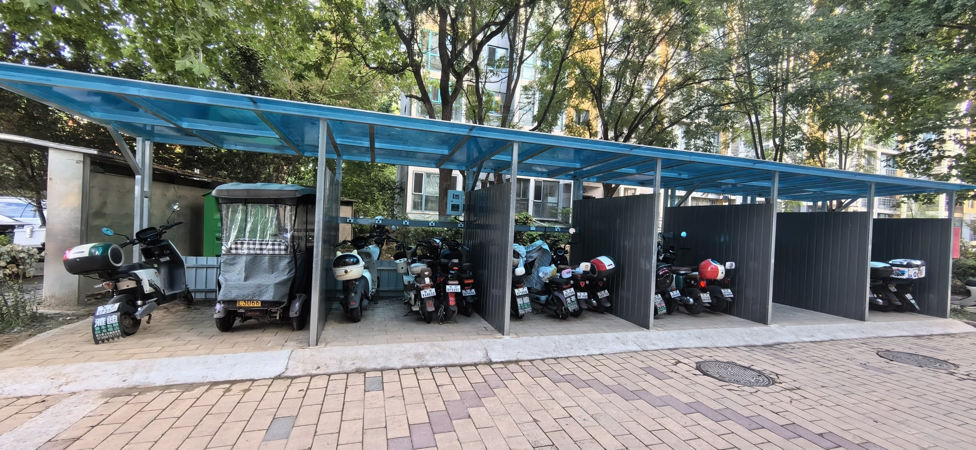 车棚改旧建新让车辆“归位收纳”!北京人家社区化解居民停车烦恼 车棚改旧建新让车辆“归位收纳”!北京人家社区化解居民停车烦恼