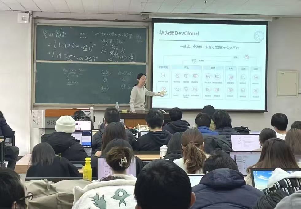 把思考互动还给师生，大学课堂该跳出“PPT依赖症”
