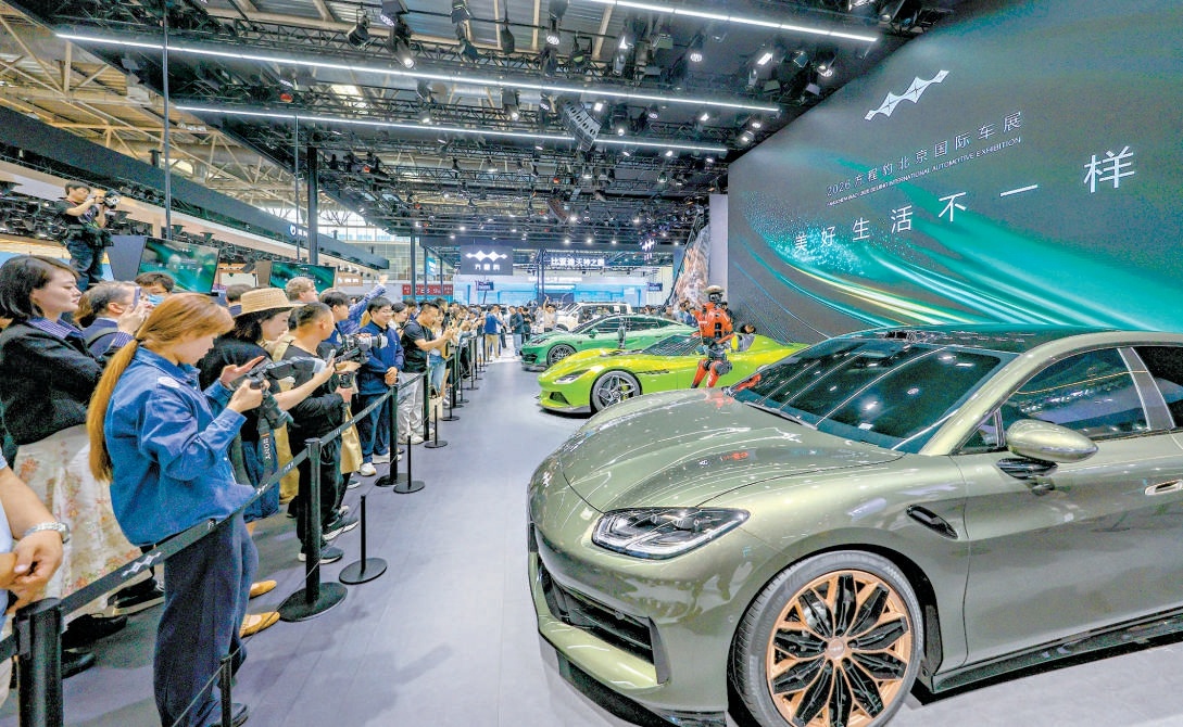 比亚迪在E3馆打造品牌专属展示空间。