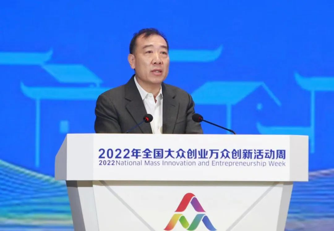 北京市人民政府副秘书长王文杰发布北京市10个智慧应用场景“揭榜挂帅”项目榜单