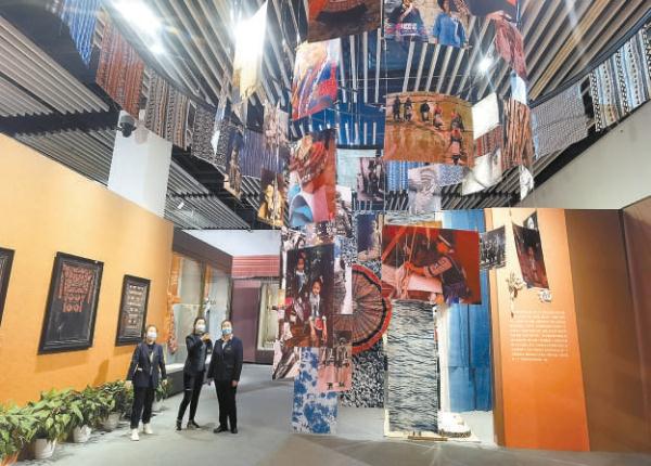 3月6日，“彩衣——中國女性民族服飾”展在中國園林博物館一號主題展廳開展。