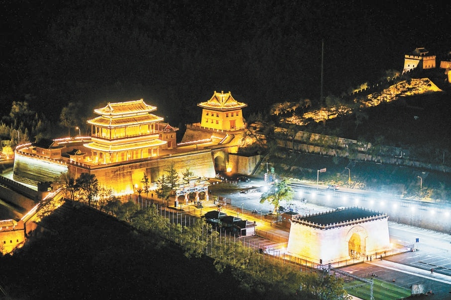 “五一”假期，居庸關夜長城活動回歸，游客可賞雄關夜景，觀看歌舞、武術、雜技、傳統技藝演出。