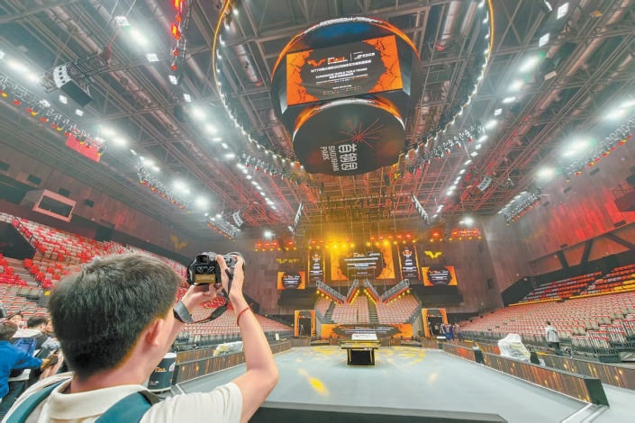 9月23日，八極場燈光、座椅等營造出動感的賽事氛圍。
