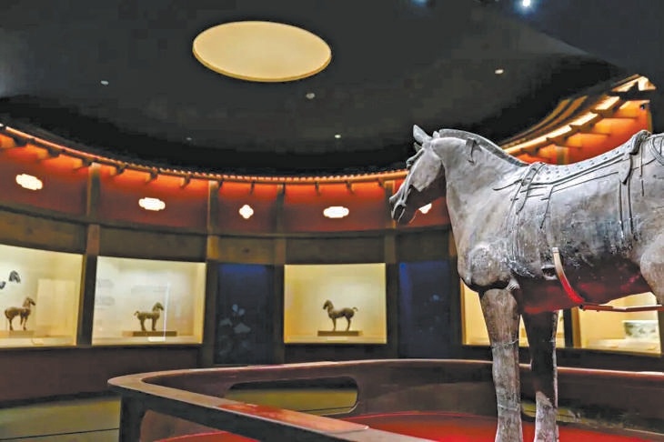 國家博物館“躍馬揚鞭——馬年新春文化展”匯集與馬相關的珍貴文物120余件套。