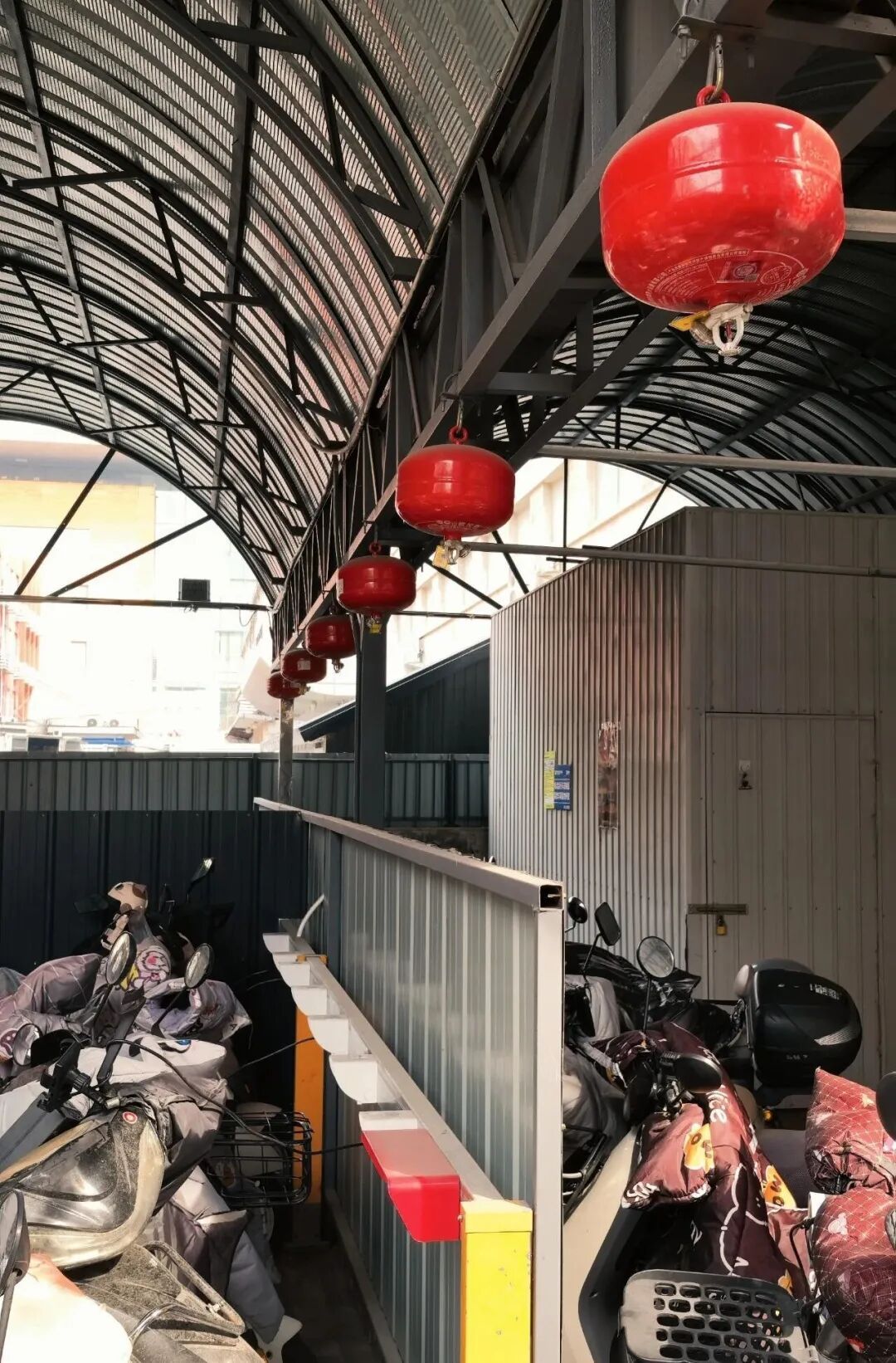 本市大力推進非機動車停放秩序精細化治理