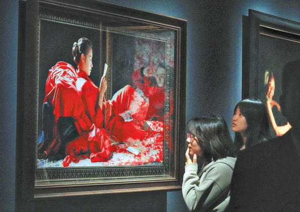 百餘幅油畫肖像展現時代風貌