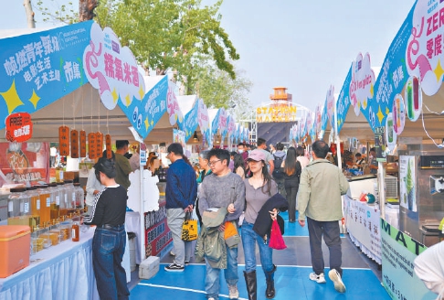 北影節主題市集是影迷與市民都能輕鬆沉浸式體驗的文藝打卡地。