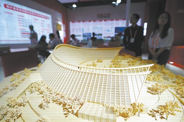 中國建設科技集團股份有限公司展區陳列的綠色建築模型。