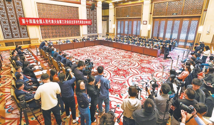 3月6日下午，十四屆全國人大三次會議北京市代表團舉行開放團組會議，並接受中外媒體記者的集體採訪。