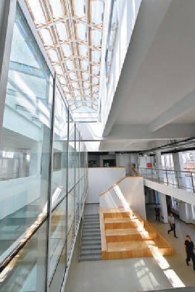 中倉小區廢棄鍋爐房被改造成城市副中心首個家園中心。（常鳴 攝）