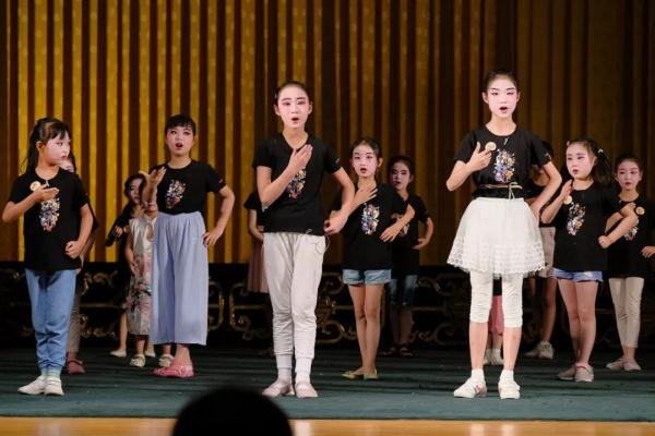 紫禁城裏的戲園子—“2019打開藝術之門”京劇夏令營完美閉營！