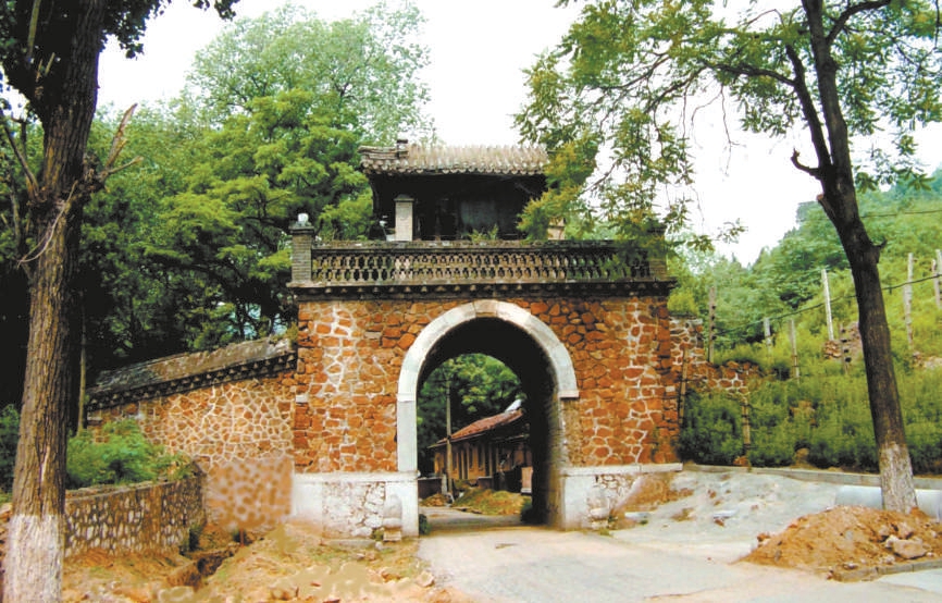 奕繪園寢門戶——楊樹關