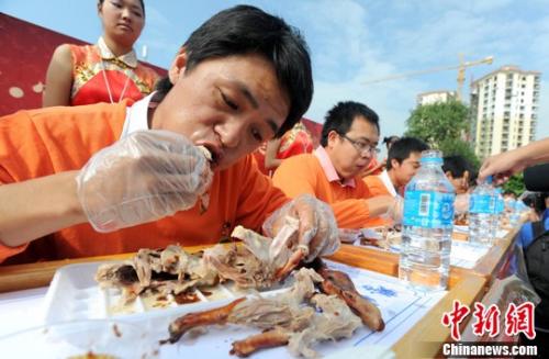 不是隨隨便便一隻鴨子，都能被做成“北京烤鴨”！