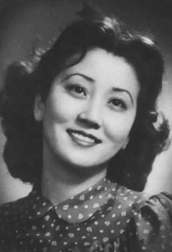 民國女子游頤和園，穿旗袍的她們，像是沾染了仙氣