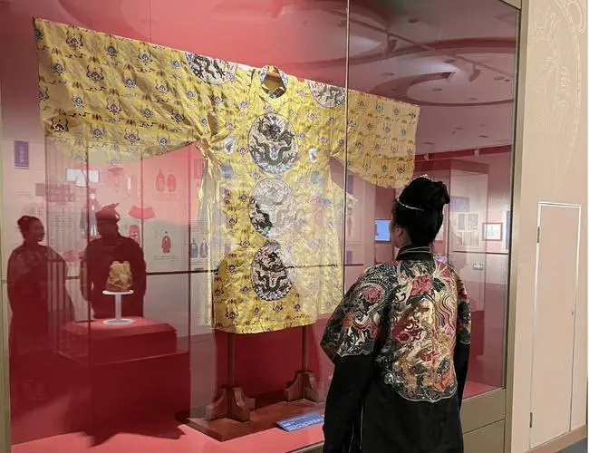明十三陵105件文物珍品亮相
