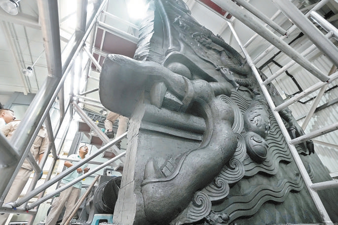 高度超3米，重達數噸，1：1還原太和殿同款正吻進入倒模階段。