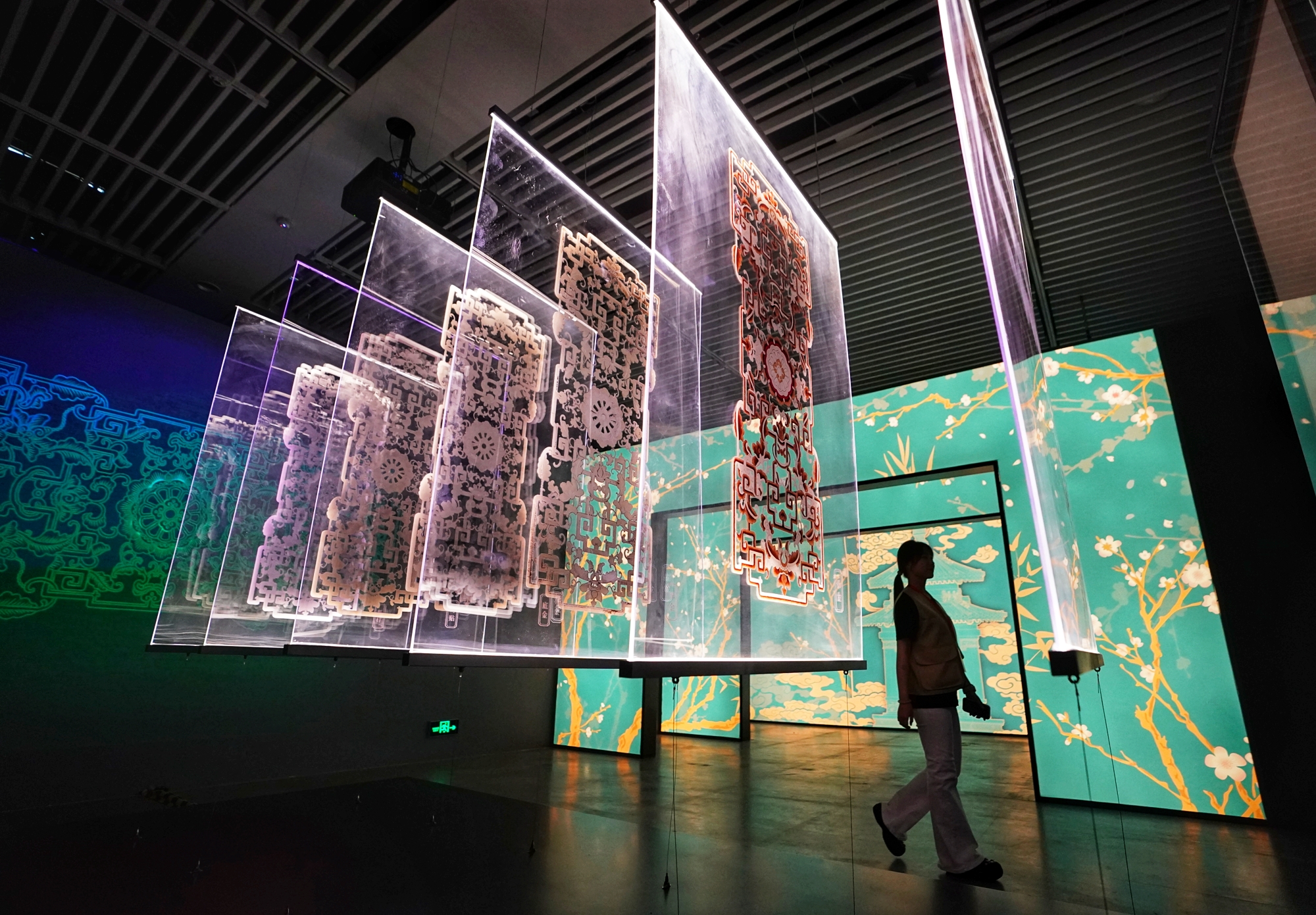 “歸心一園——故宮乾隆花園沉浸式光影展”在國家圖書館開幕