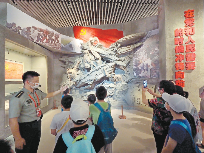 “在黨的旗幟下前進” 軍事博物館開展