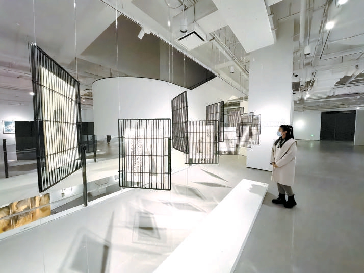 25位水墨藝術家作品亮相副中心運河商務區。圖為展廳內景。