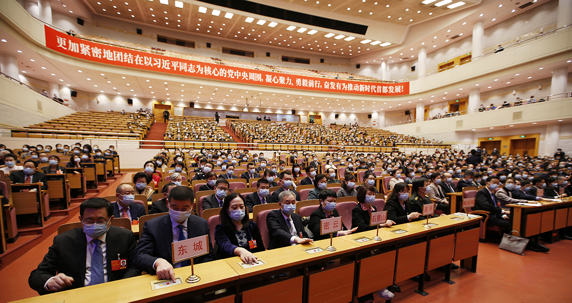 代表表決各項決議