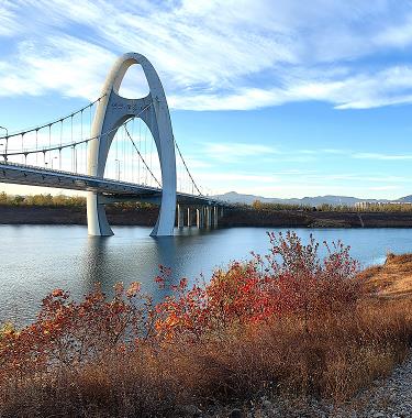 雲蒙大橋醉人秋色