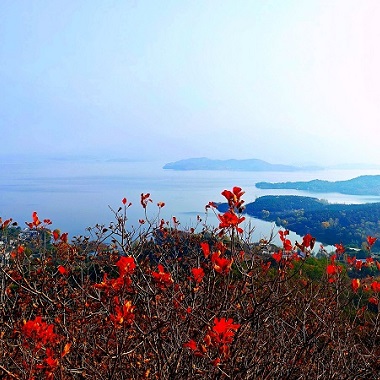 密雲山水 秋染紅黃