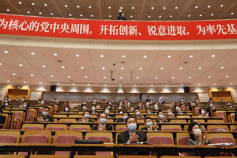 1月25日上午，市十五屆人大四次會議舉行第二次全體會。圖為會議現場2 - 副本.JPG