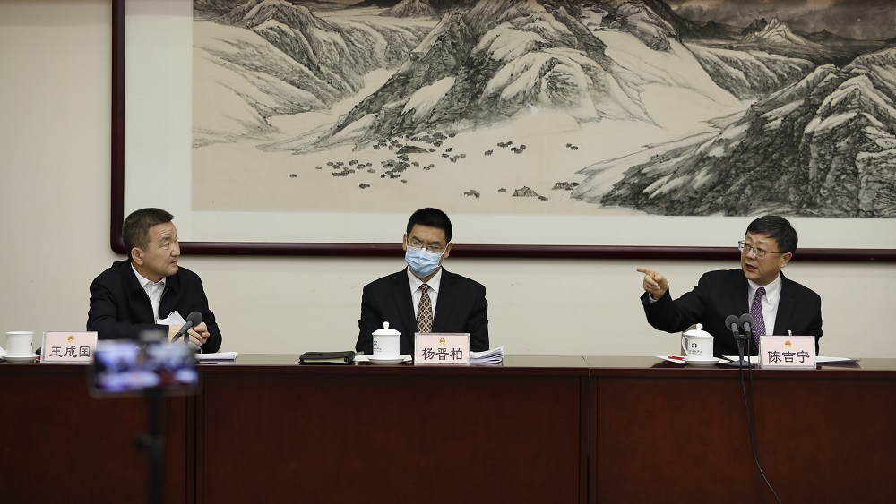 1月25日下午，市十五屆人大四次會議舉行代表團或小組會