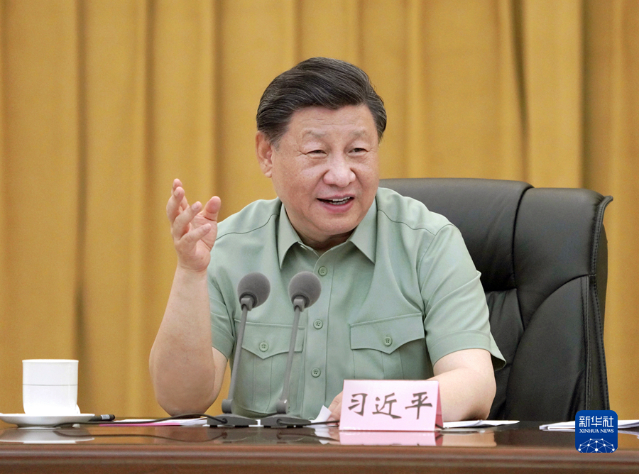 八一建軍節來臨之際，中共中央總書記、國家主席、中央軍委主席習近平7月26日到西部戰區空軍視察，代表黨中央和中央軍委，向西部戰區空軍全體官兵致以誠摯問候，向全體人民解放軍指戰員、武警部隊官兵、軍隊文職人員、民兵預備役人員致以節日祝賀。這是習近平發表重要講話。